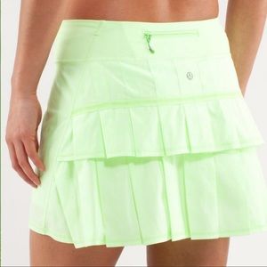 Lululemon 8 Tall Pace Setter Skirt Faded Zap Green Polka Dot 14”